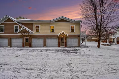 6042 E Fieldstone Hills Dr SE #11, Caledonia, MI 49316