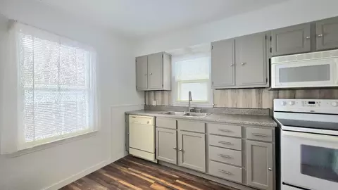 2426 Midday St, Jackson, MI 49203 photo 7
