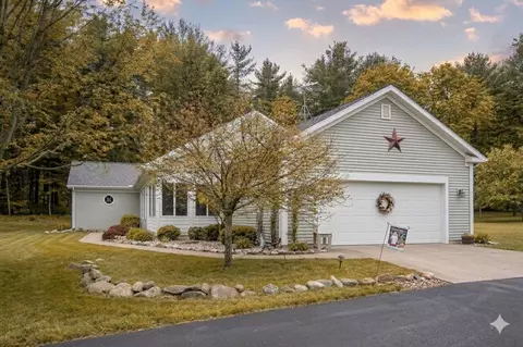 9131 N 42nd St, Hickory Corners, MI 49060