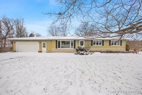 250 Meadowlane Dr, Portland, MI 48875