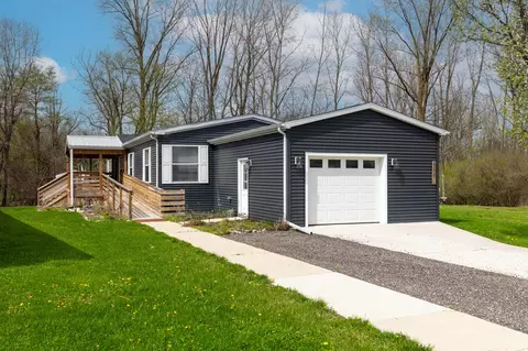 680 N Gallery Dr, Eaton Rapids, MI 48827