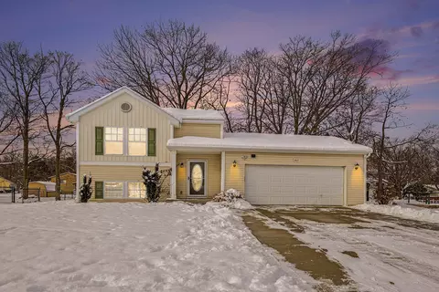 4647 Torrington Dr SE, Kentwood, MI 49512