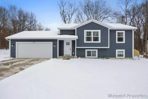 3445 Gray Fox Ln, Allegan, MI 49010
