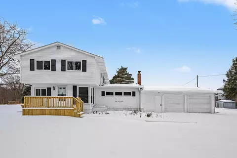 9700 Fenner Rd, Perry, MI 48872