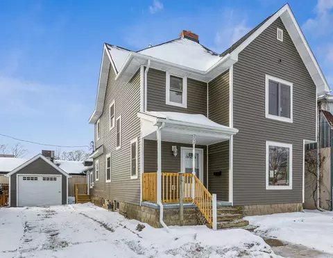 202 S Elm St, Three Oaks, MI 49128