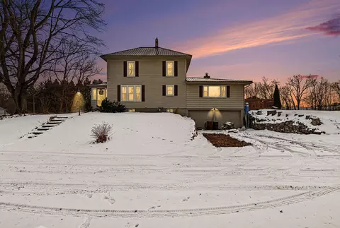 2900 Blackbridge Rd, Osseo, MI 49266