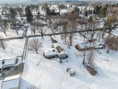 2175 Pioneer Dr, Jackson, MI 49201 photo 27