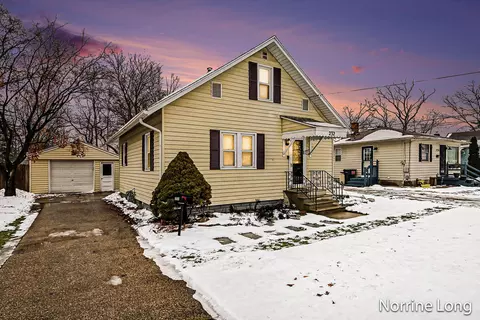 232 43rd St SE, Kentwood, MI 49548