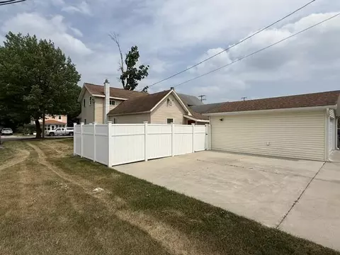 Exterior - 117 N 3rd Ave, Big Rapids, MI 49307 photo 5 of 5