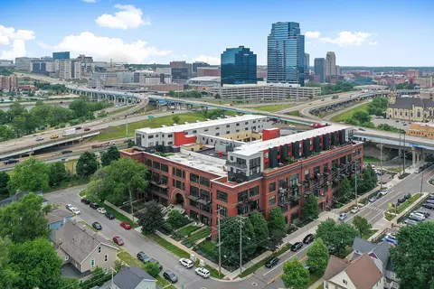 600 Broadway Ave NW #226, Grand Rapids, MI 49504