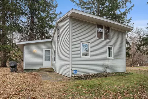 12366 Lubke Rd, New Buffalo, MI 49117