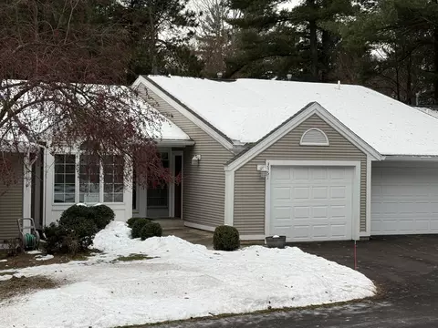 3361 Woodwind Dr NE #6, Grand Rapids, MI 49525