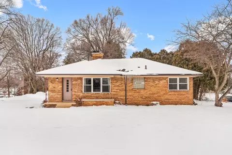 2113 Hamstead Rd NW, Grand Rapids, MI 49504