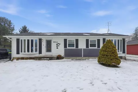 804 E High St, Greenville, MI 48838