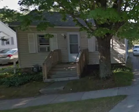 219 River St, Spring Lake, MI 49456