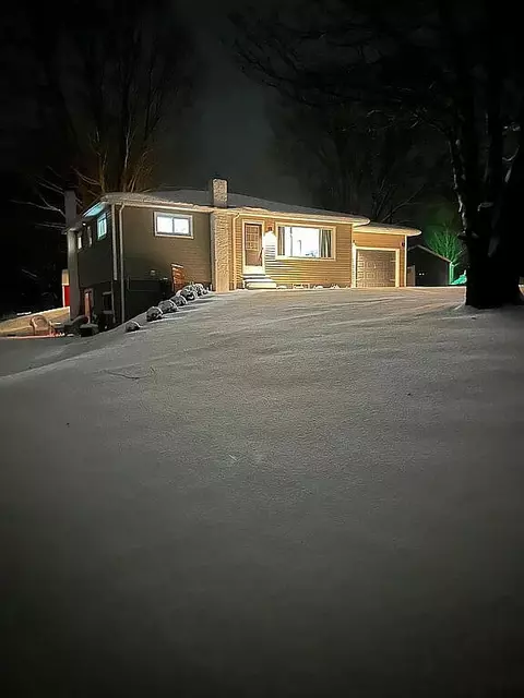 9078 Holmes Hwy, Eaton Rapids, MI 48827