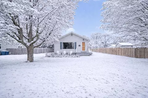 919 Lawndale St, Ludington, MI 49431