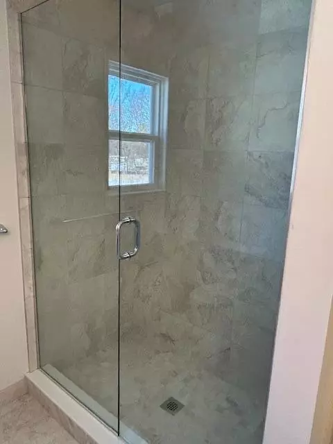 Bath - 6470 Earl June Ct, Dexter, MI 48130 photo 2 of 4