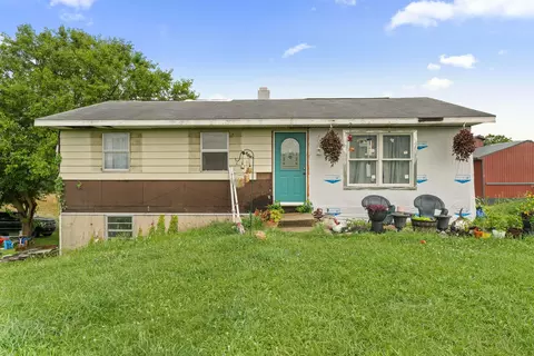 68090 Calvin Center Rd, Cassopolis, MI 49031