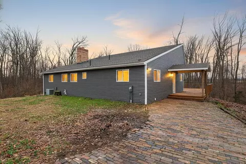 7946 Wright Rd, Niles, MI 49120