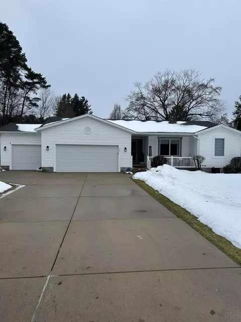 197 Eugene Ave, Norton Shores, MI 49441