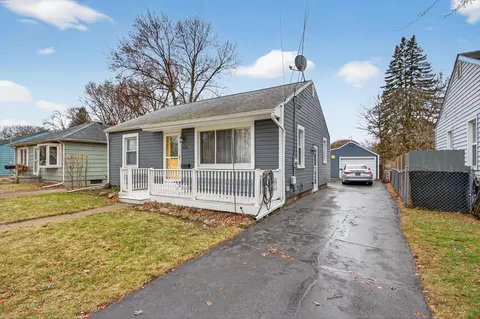 426 Orange St, Jackson, MI 49202 photo 2