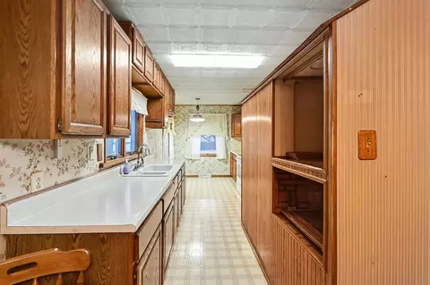735 Royal Dr, Jackson, MI 49202 photo 13