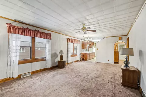 735 Royal Dr, Jackson, MI 49202 photo 16
