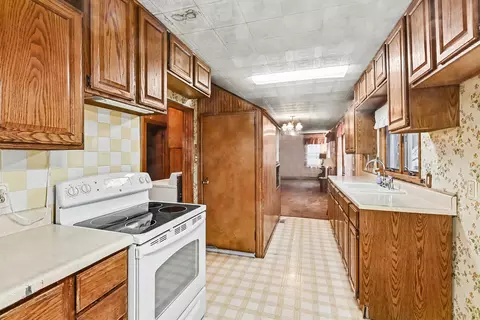 735 Royal Dr, Jackson, MI 49202 photo 14