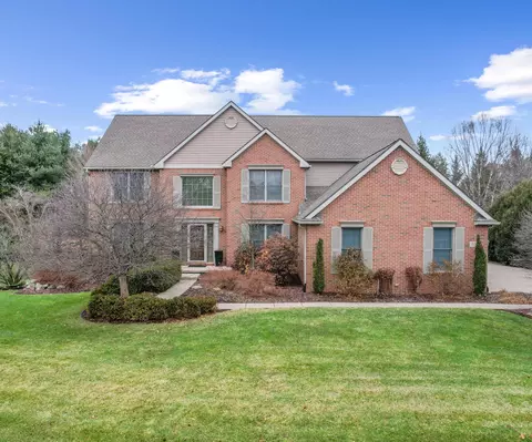 350 Huntington Dr, Saline, MI 48176