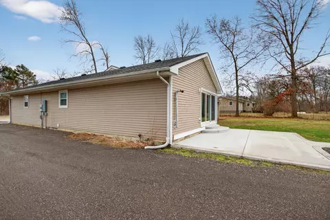 Exterior - 5900 Benton Rd, Jackson, MI 49201 photo 5 of 18