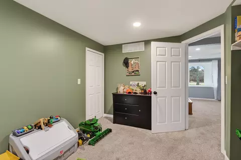 Bedroom - 5900 Benton Rd, Jackson, MI 49201 photo 2 of 8