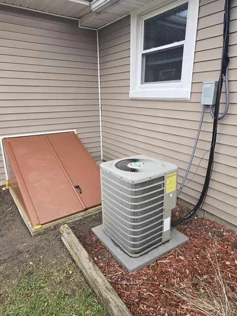 Exterior - 5900 Benton Rd, Jackson, MI 49201 photo 12 of 18