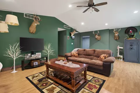 Living - 5900 Benton Rd, Jackson, MI 49201 photo 5 of 5