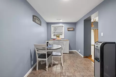 Dining - 5900 Benton Rd, Jackson, MI 49201 photo 2 of 2