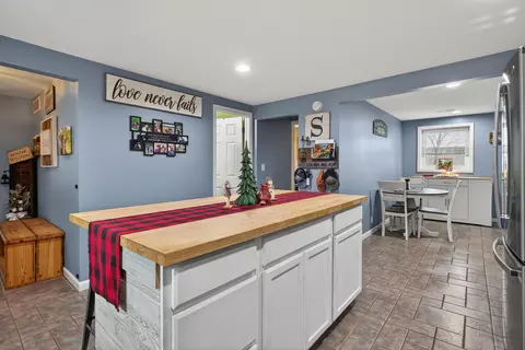Entry Way - 5900 Benton Rd, Jackson, MI 49201 photo 4 of 5