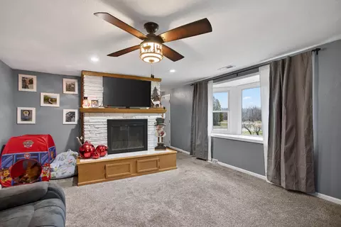 Living - 5900 Benton Rd, Jackson, MI 49201 photo 1 of 5