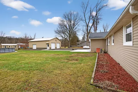Exterior - 5900 Benton Rd, Jackson, MI 49201 photo 11 of 18
