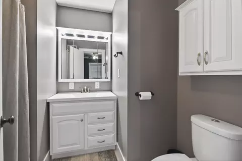 Bath - 5900 Benton Rd, Jackson, MI 49201 photo 4 of 4