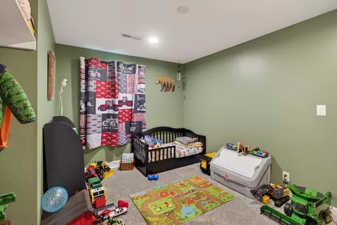 Bedroom - 5900 Benton Rd, Jackson, MI 49201 photo 1 of 8