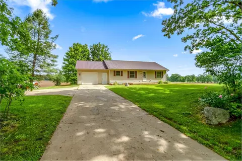15086 Schultz Rd, Albion, MI 49224