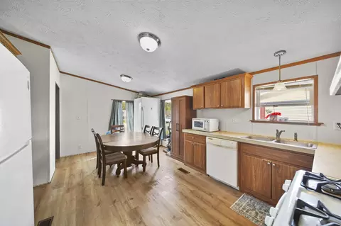 243 Kirk, Adrian, MI 49221 photo 7