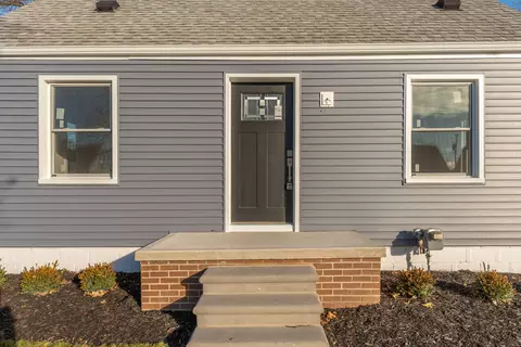 33988 Richard St, Wayne, MI 48184 photo 3