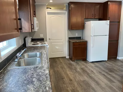 Kitchen - 129 W 9th St, Morley, MI 49336 photo 3 of 5