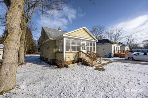 2040 Lawnel Ave, Muskegon, MI 49441