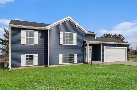 13759 Quincy St, Holland, MI 49424