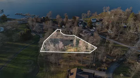 4874 Knoll Ct, Watervliet, MI 49098