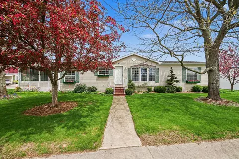 1330 Windridge Ln, Fremont, MI 49412