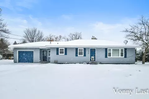 259 Joy St, Howard City, MI 49329