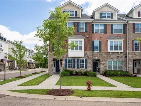 2805 Rathmore Ln, Ann Arbor, MI 48105